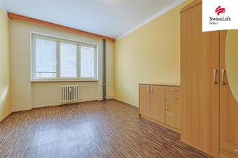 Prodej bytu 3+1 82 m2 Na Okraji, Plzeň